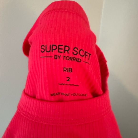 New Torrid Top - Picture 3 of 3